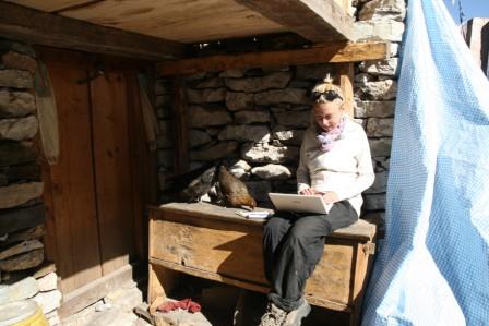 Копия Карпа пише роман про Гімалаї у Гімалаях